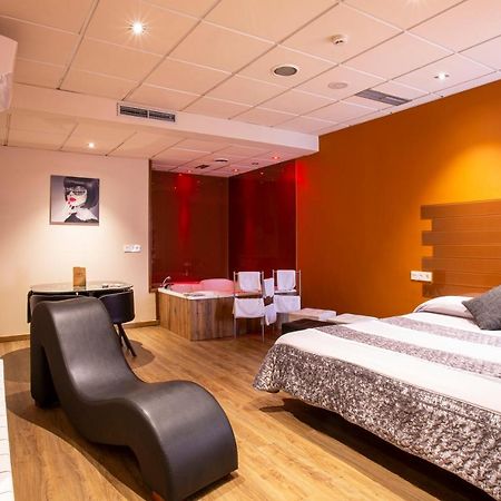 Motel Los Abedules Oviedo Luaran gambar