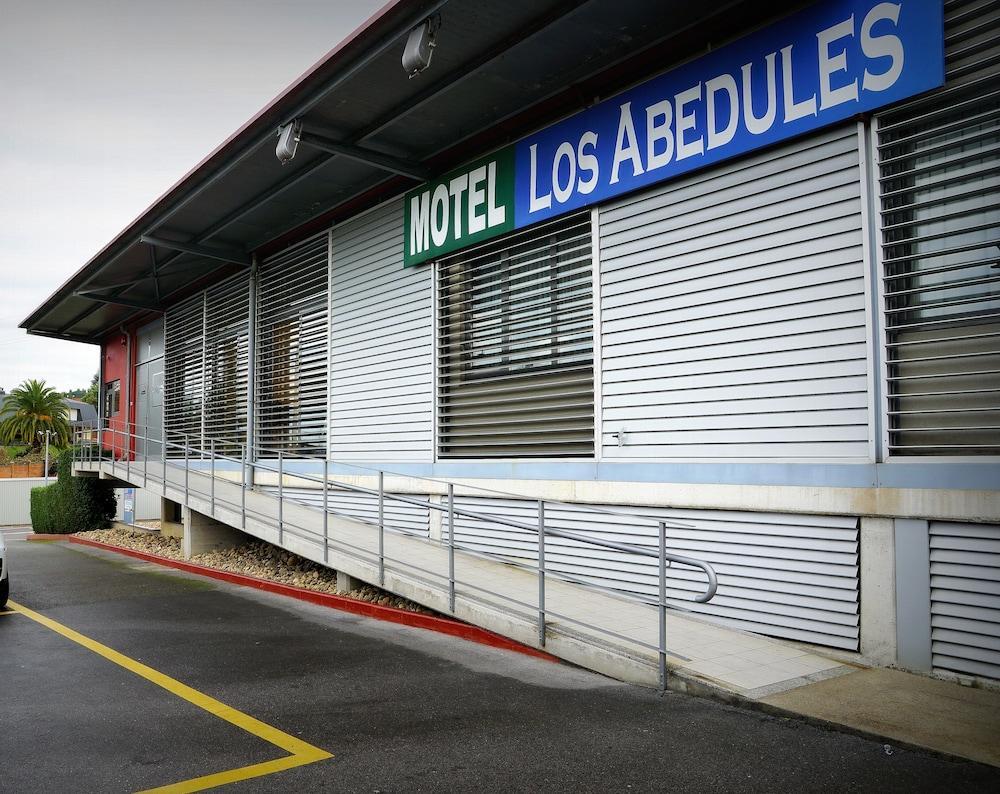 Motel Los Abedules Oviedo Luaran gambar