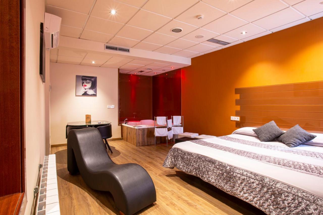 Motel Los Abedules Oviedo Luaran gambar