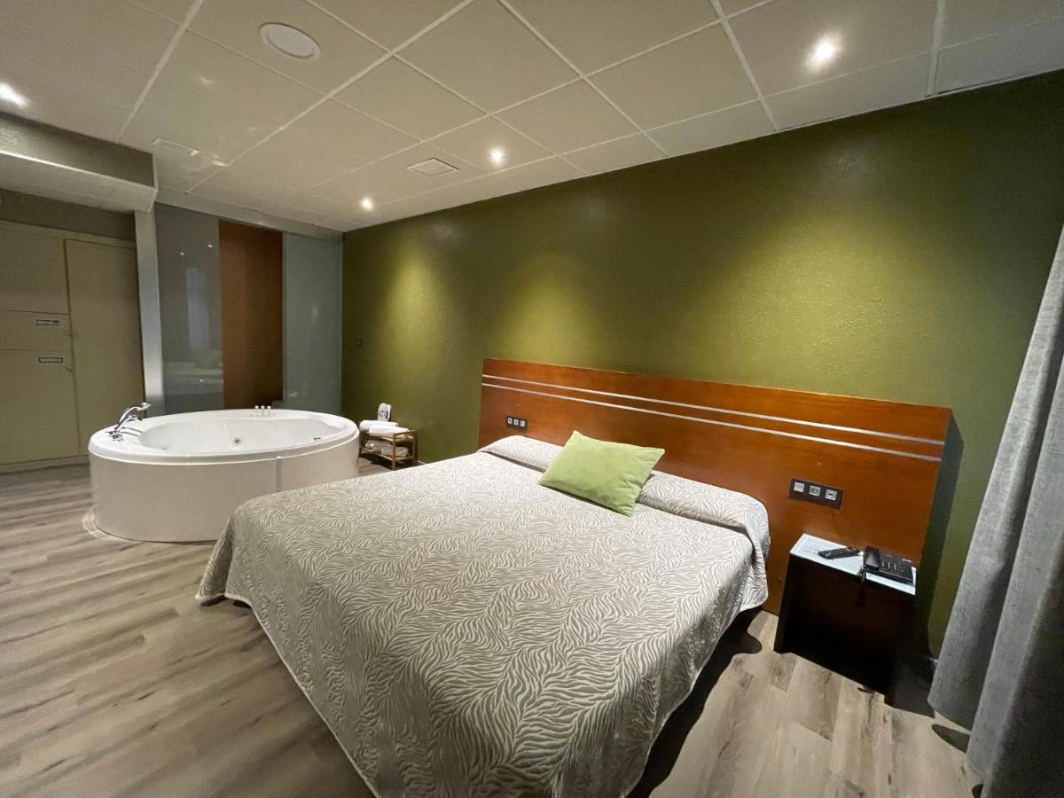 Motel Los Abedules Oviedo Luaran gambar