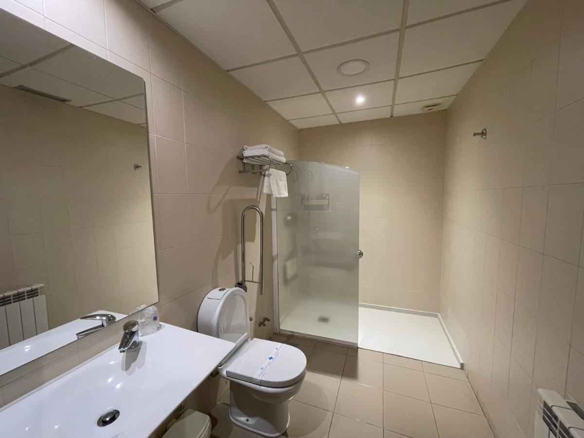 Motel Los Abedules Oviedo Luaran gambar