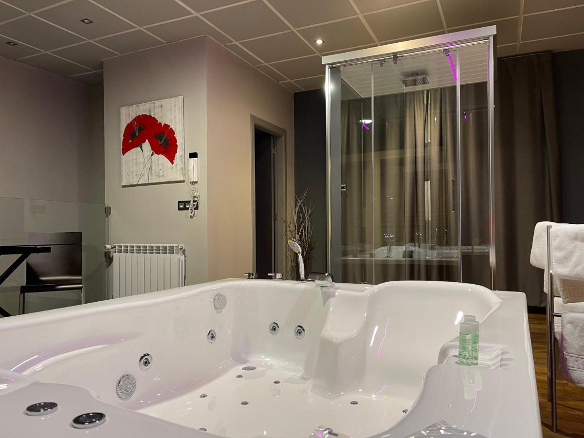 Motel Los Abedules Oviedo Luaran gambar