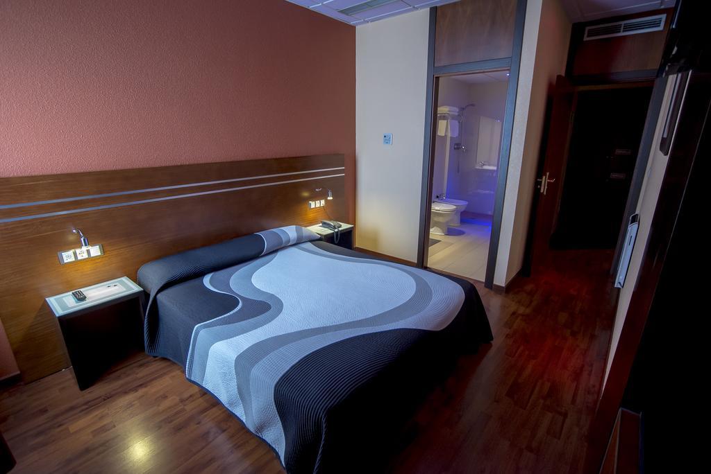 Motel Los Abedules Oviedo Bilik gambar
