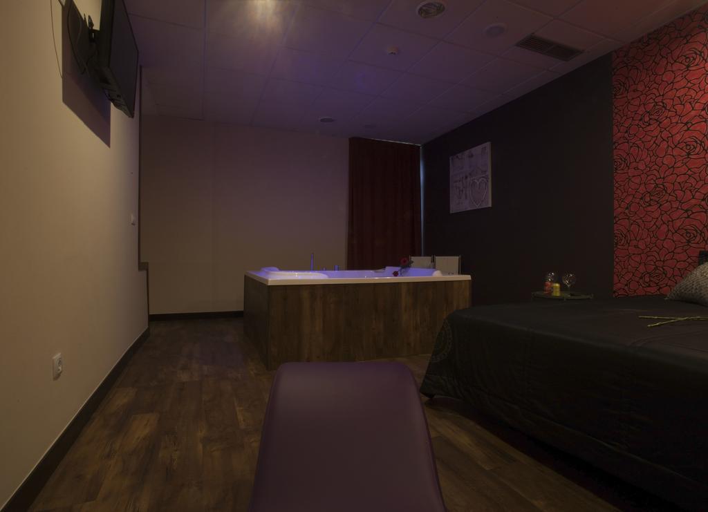 Motel Los Abedules Oviedo Luaran gambar