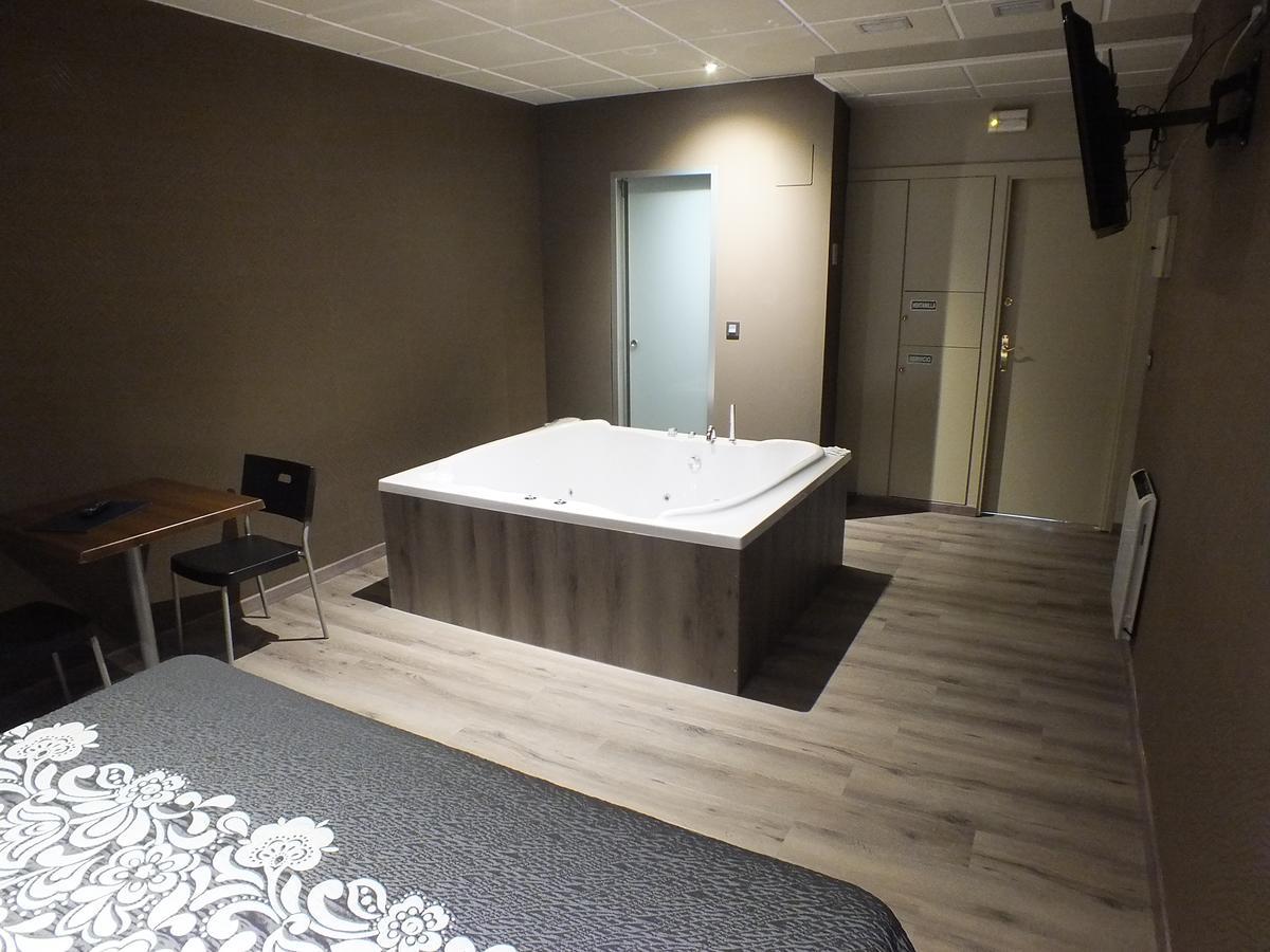 Motel Los Abedules Oviedo Luaran gambar