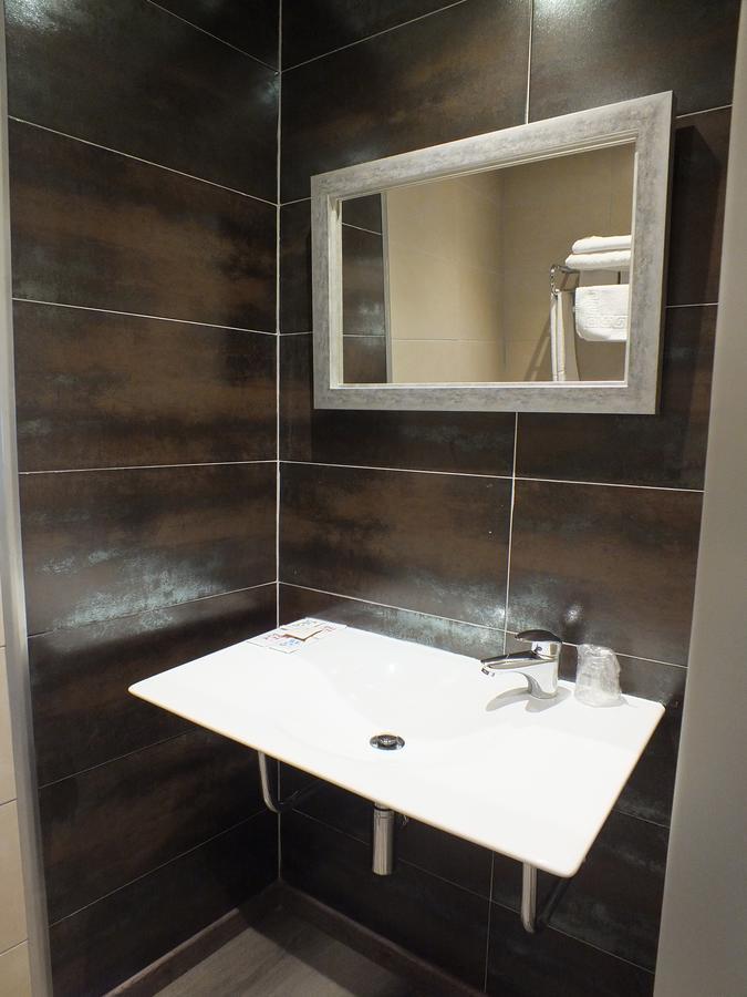 Motel Los Abedules Oviedo Luaran gambar