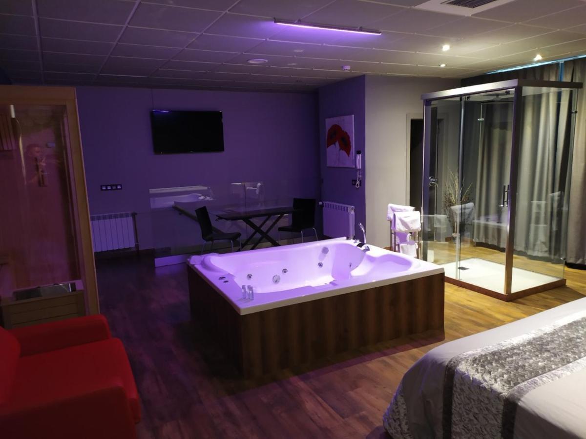 Motel Los Abedules Oviedo Luaran gambar